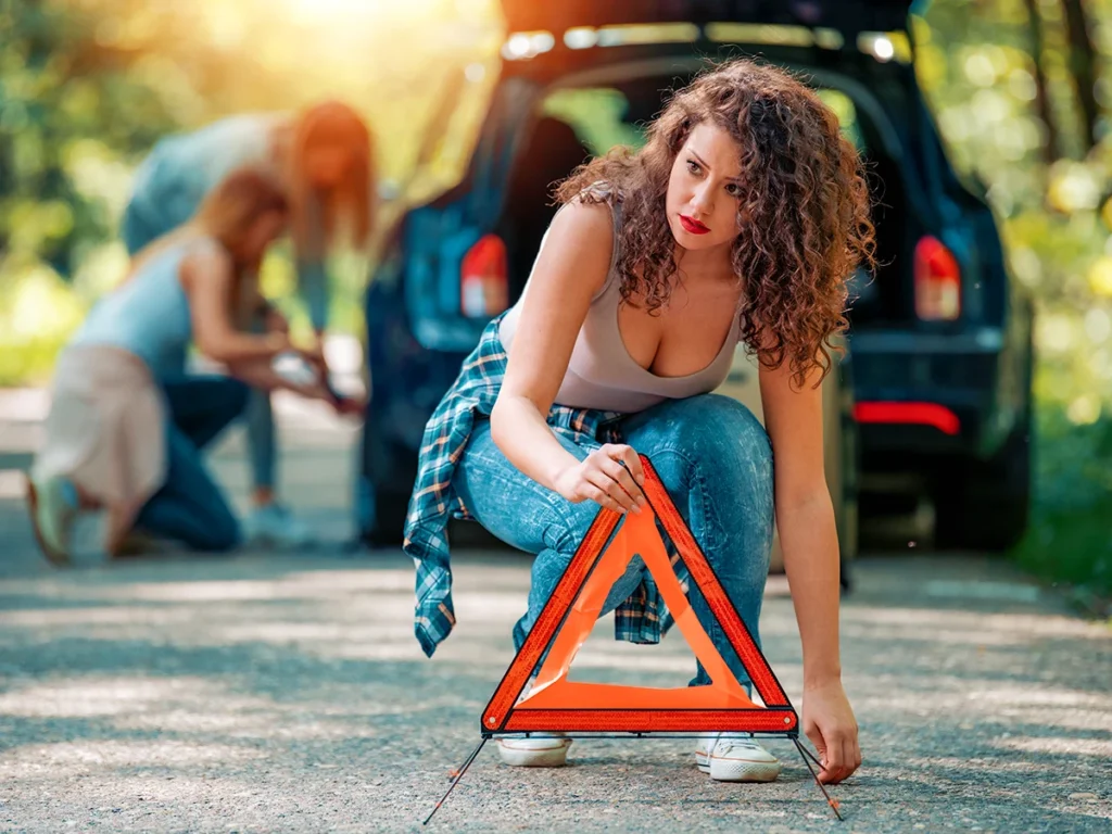 Pakowanie samochodu - trójkąt ostrzegawczy